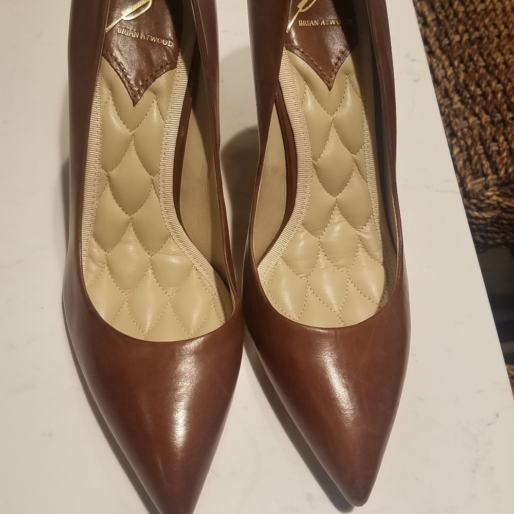 B Brian Atwood Brown Pointed Pumps Heels